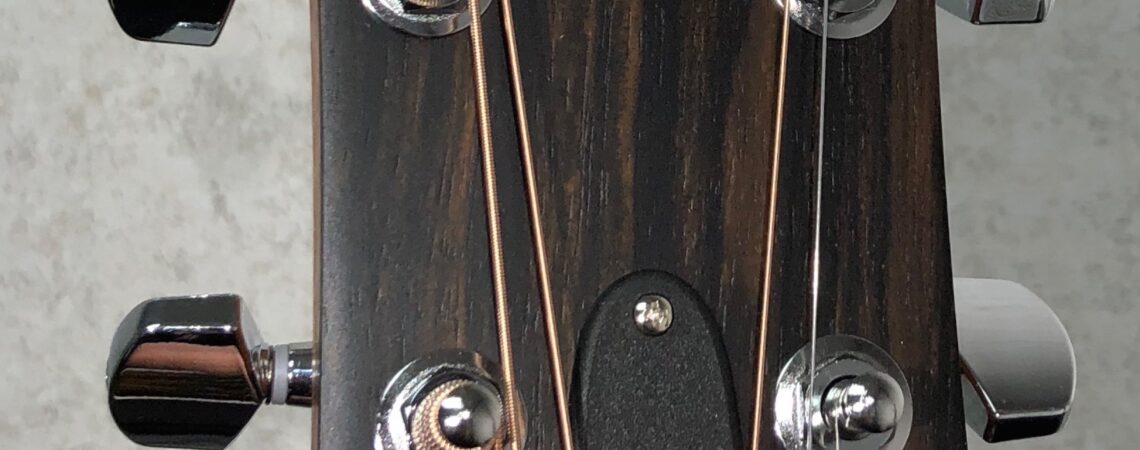 Taylor Guitars 214ce DLX SB headstock