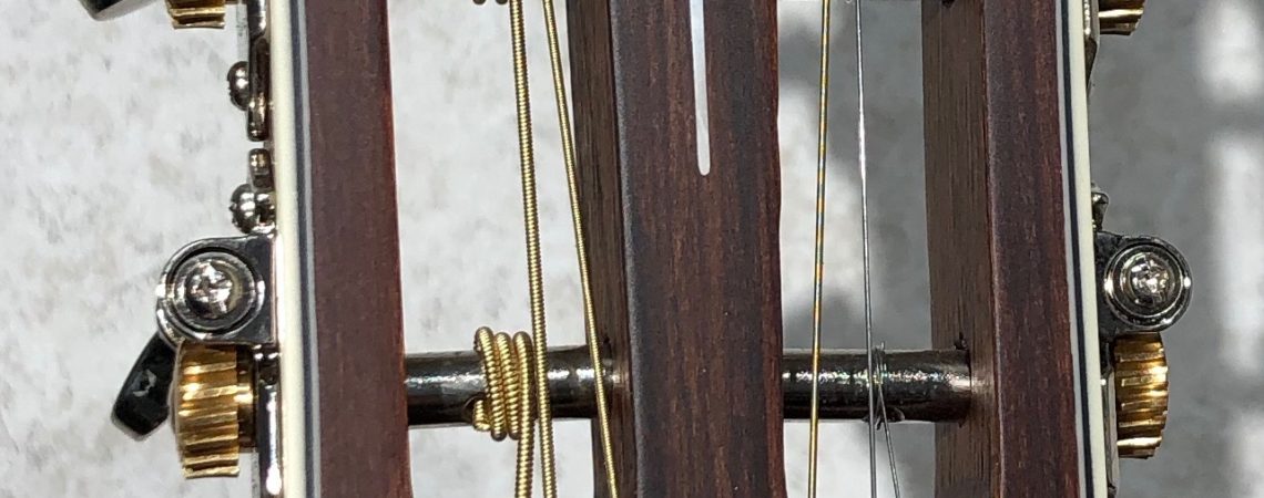 Fender Paramount PM-2e Parlor All Mahogany LTD headstock