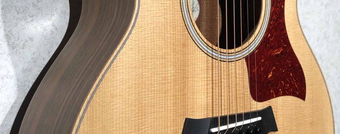 Taylor Guitars GS Mini-e Walnut body right